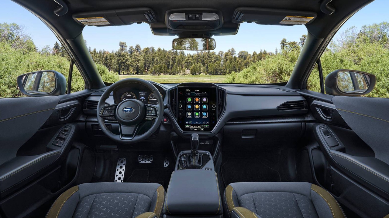 vue de l'habitacle et du tableau de bord d'une Subaru Crosstrek 2025
