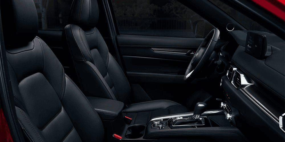 Habitacle avant du Mazda CX-5 2025.