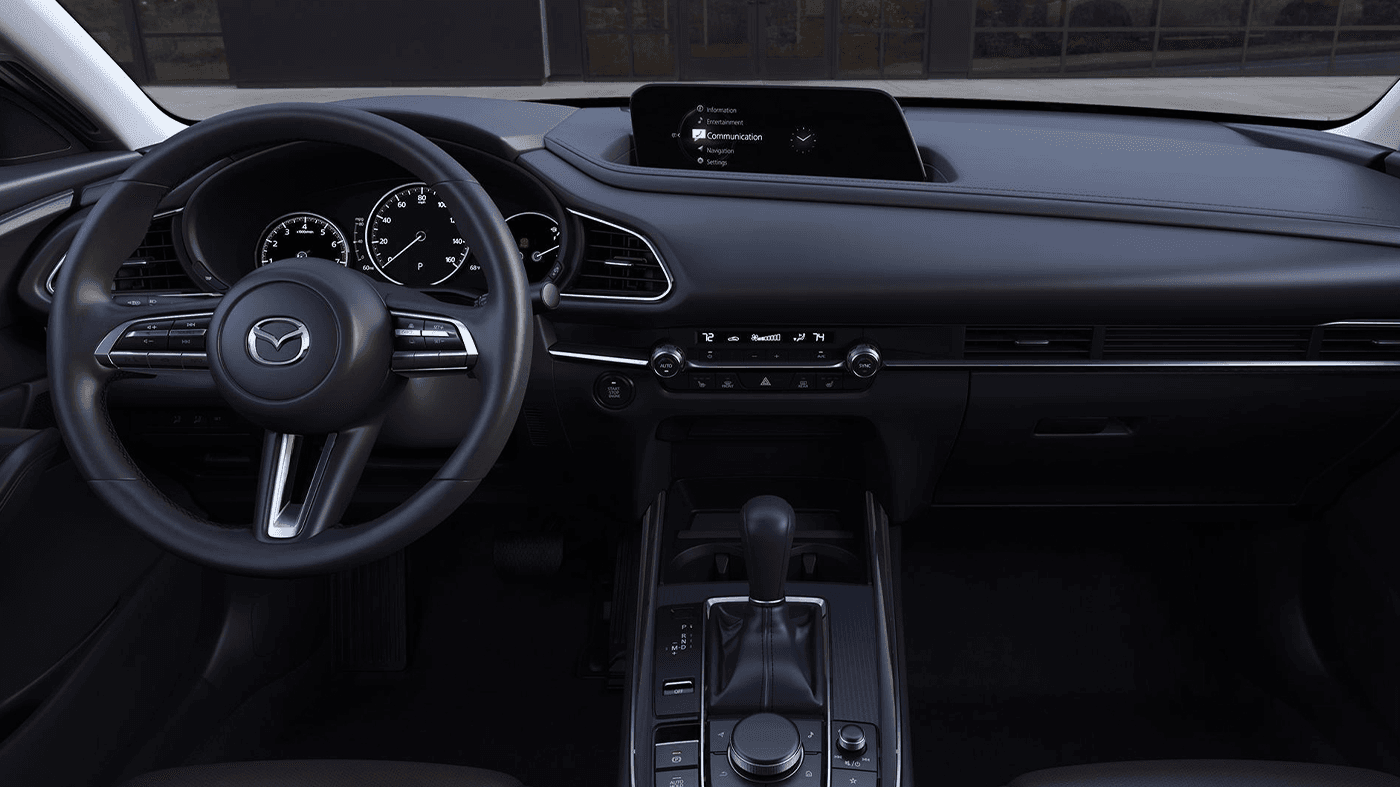 Vue intérieur de la Mazda cx-30 et de son tableau de bord