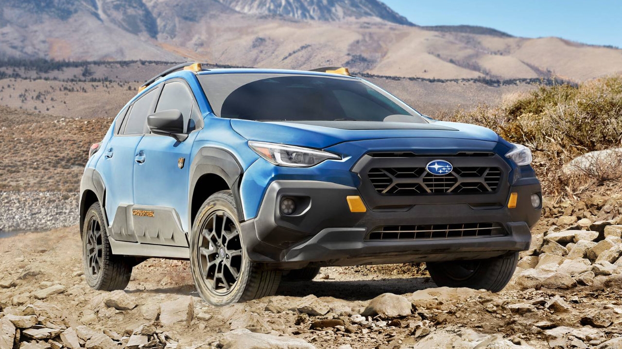 vue latérale avant d'une Subaru Crosstrek 2025