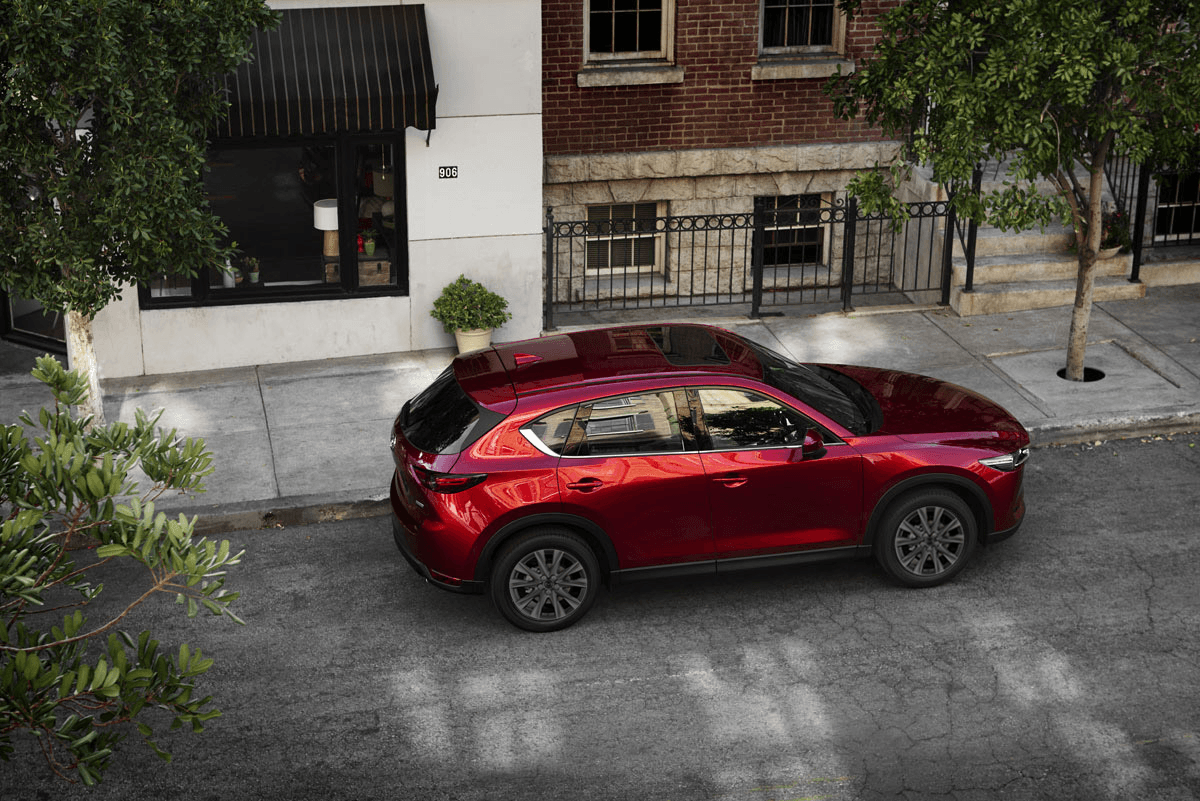 Mazda CX-5 2020 rouge, vue de côté